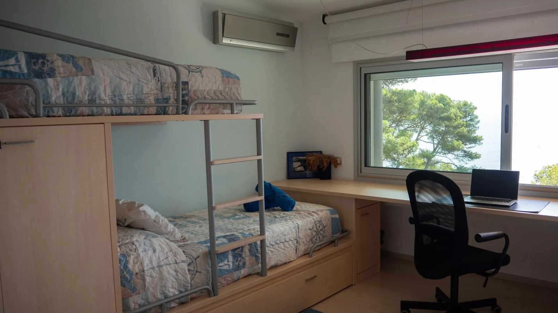 יפראנק Blueview Villa ספרד