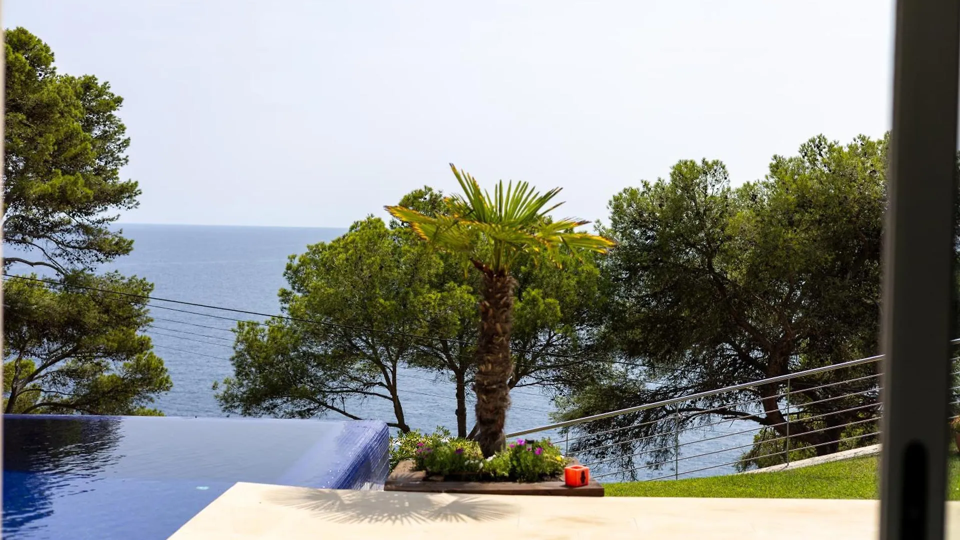 יפראנק Blueview Villa